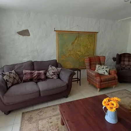 De La Longue Prairie Apartment *
