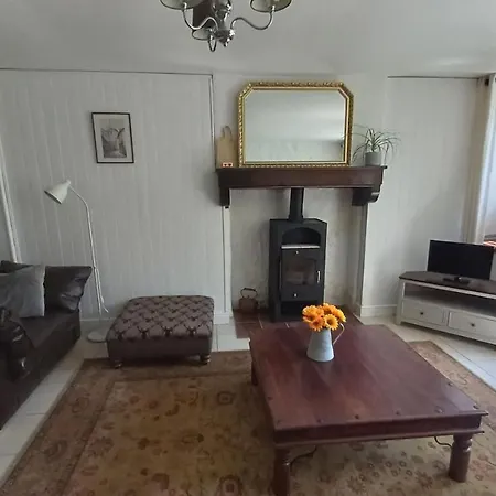 De La Longue Prairie Apartment *